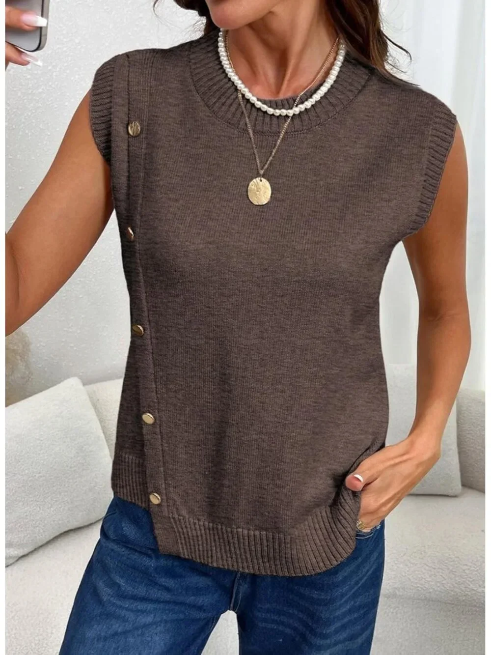 Women's Coffee Sleeveless Round Neck Casual Button Decoration Sweater Vest